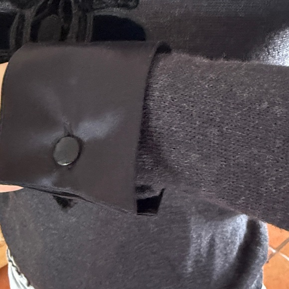 Loewe Black Turtleneck Sweater with Intricate Design - Picture 5 of 11